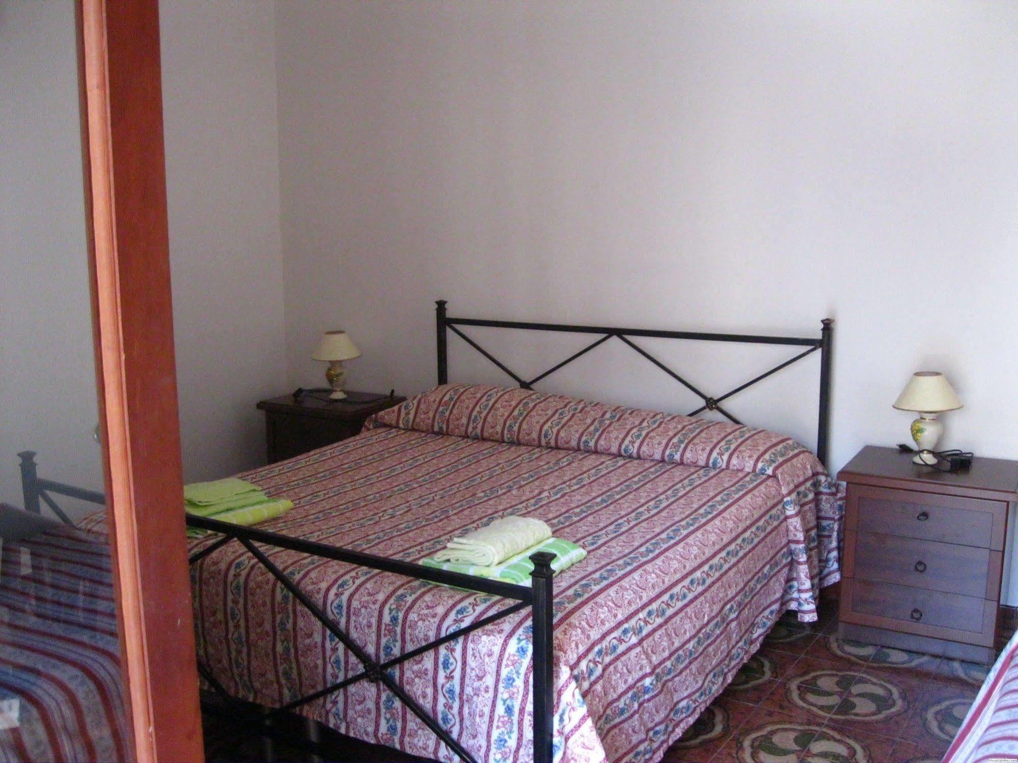 Hotel California Milazzo Buitenkant foto