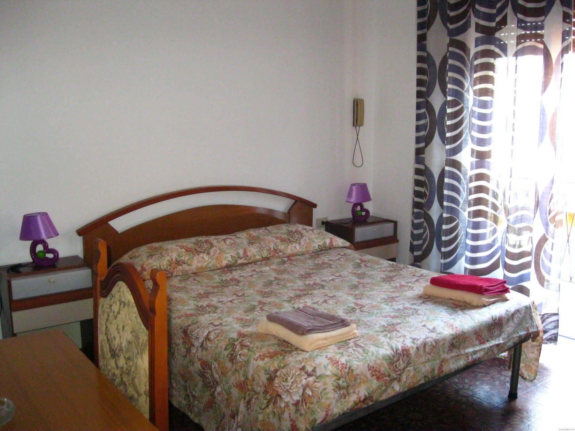 Hotel California Milazzo Buitenkant foto